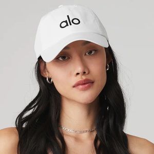 NWT ALO Yoga Off-Duty Cap in White